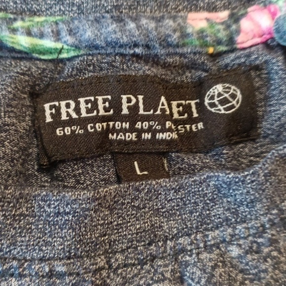 🌻3 for $12🌻FREE Planet, Men's Large Grey and Hibiscus Shirt - Picture 2 of 4